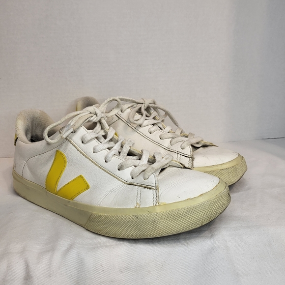 Veja campo white with yellow trim lace up rubber sole size 9 - Picture 2 of 15